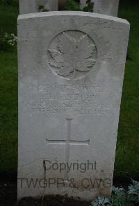 Etaples Military Cemetery - Findley, Philip Levi